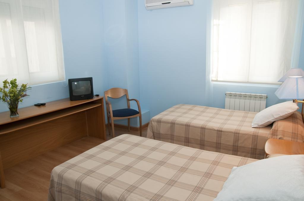 Hotel Villa De Ayerbe Zewnętrze zdjęcie