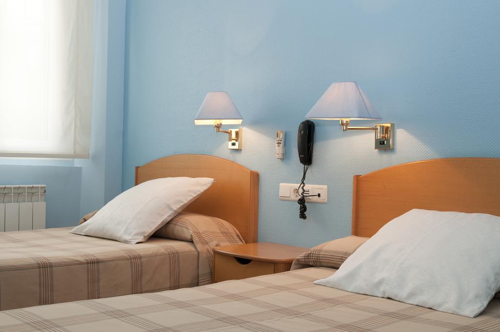 Hotel Villa De Ayerbe Zewnętrze zdjęcie