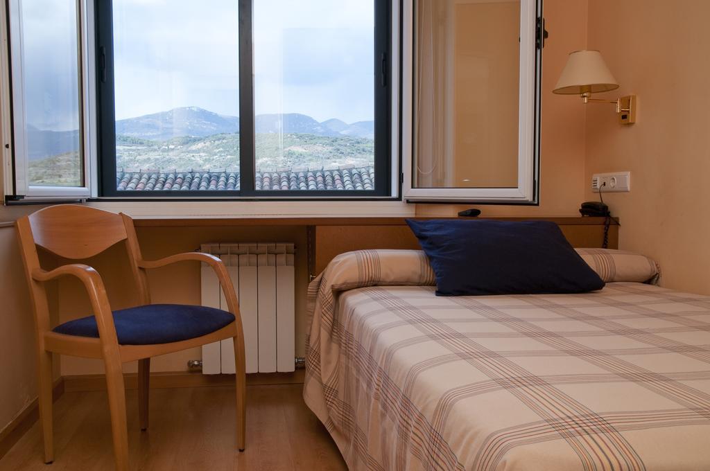 Hotel Villa De Ayerbe Zewnętrze zdjęcie