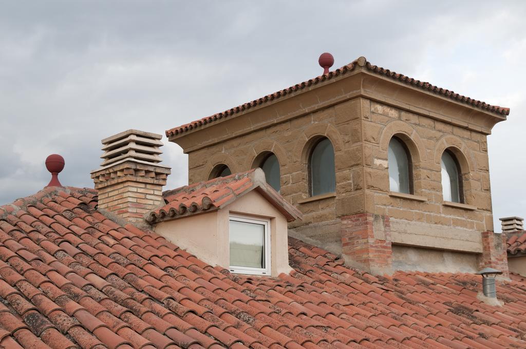 Hotel Villa De Ayerbe Zewnętrze zdjęcie