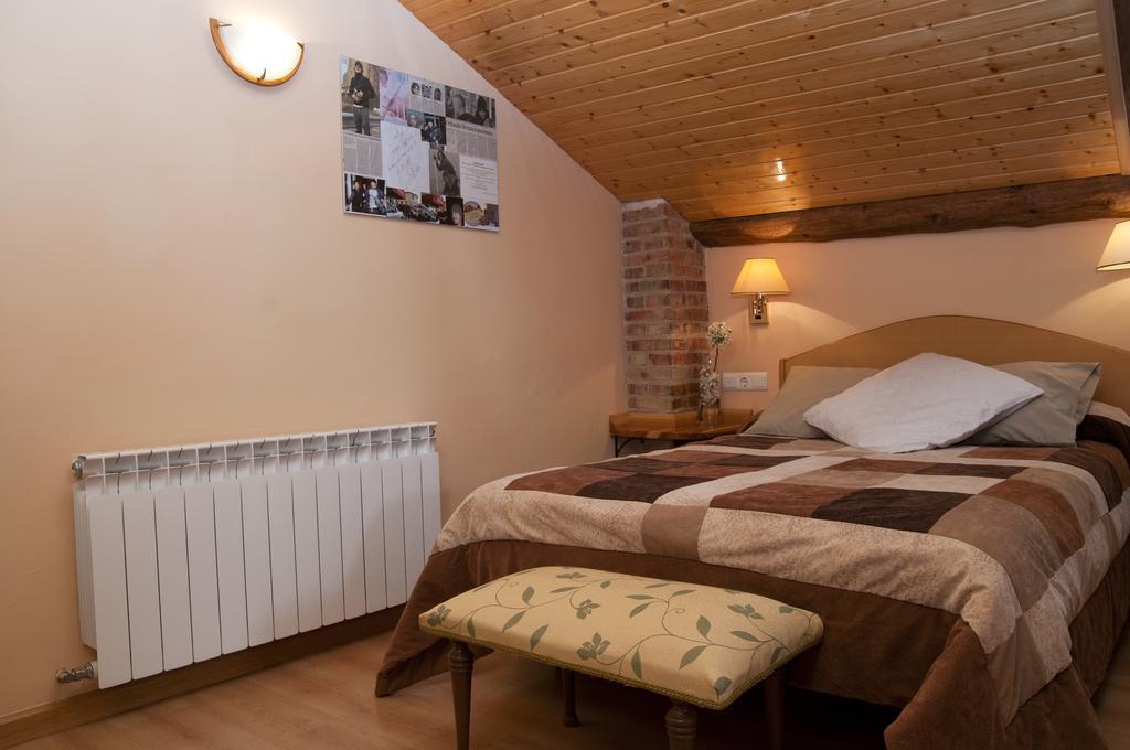 Hotel Villa De Ayerbe Zewnętrze zdjęcie