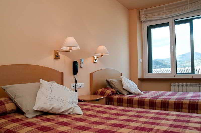 Hotel Villa De Ayerbe Zewnętrze zdjęcie