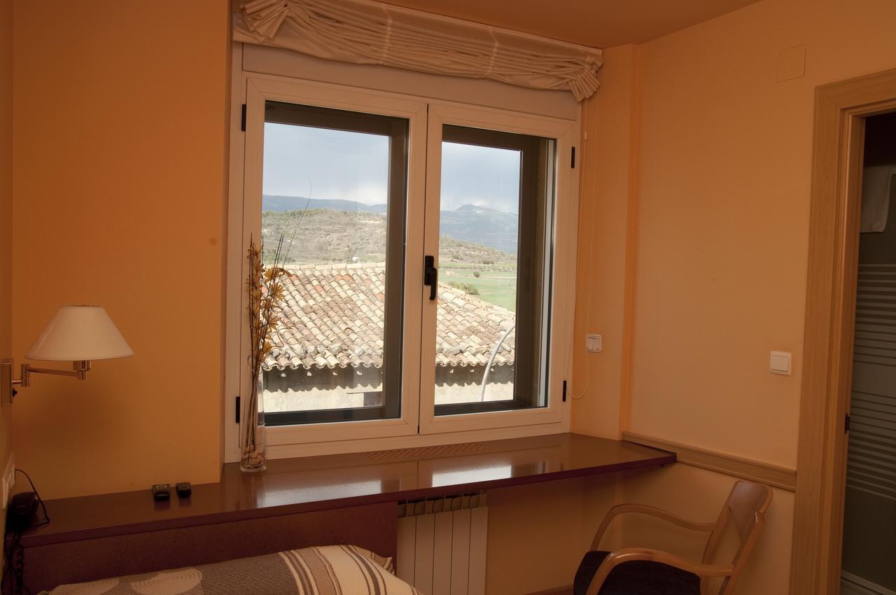 Hotel Villa De Ayerbe Zewnętrze zdjęcie